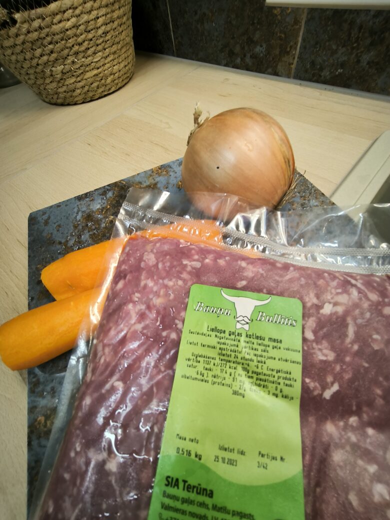 malta liellopu gaļa, samalta kotlešu masa, nogatavināta